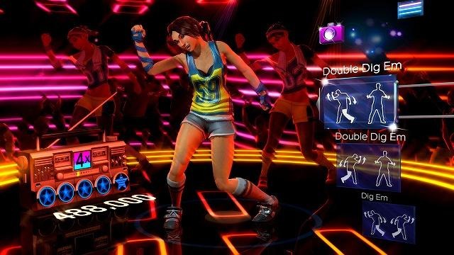 話題のKinect『DANCE CENTRAL』をタレントやモデルがプレイ  画面上のキャラクターにあわせてダンス。基本的な動作は右側のアイコンに表示される。