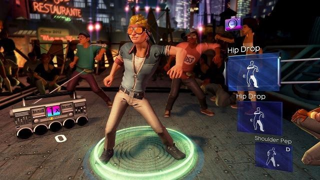 話題のKinect『DANCE CENTRAL』をタレントやモデルがプレイ  画面上のキャラクターにあわせてダンス。基本的な動作は右側のアイコンに表示される。