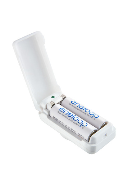 単3/4形ニッケル水素電池専用充電機能付キャリングケース（ホワイト）
