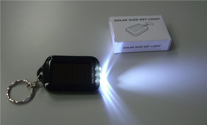 ソーラー式のライト「SOLAR 3LED KEY LIGHT」（Riverbed Technology）