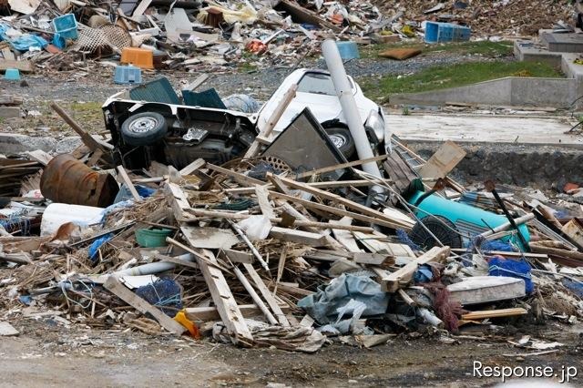震災から3か月。宮城県石巻市〜南三陸町付近