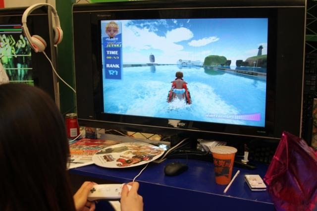 【China Joy 2011】Wiiのようなモーションコントローラー×2を紹介  