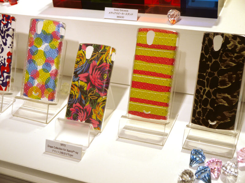 ソニー・エリクソンの新製品「Xperia ray」を会場でチェック