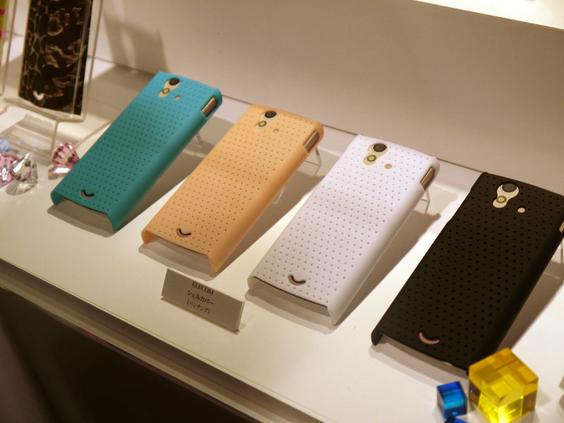 ソニー・エリクソンの新製品「Xperia ray」を会場でチェック