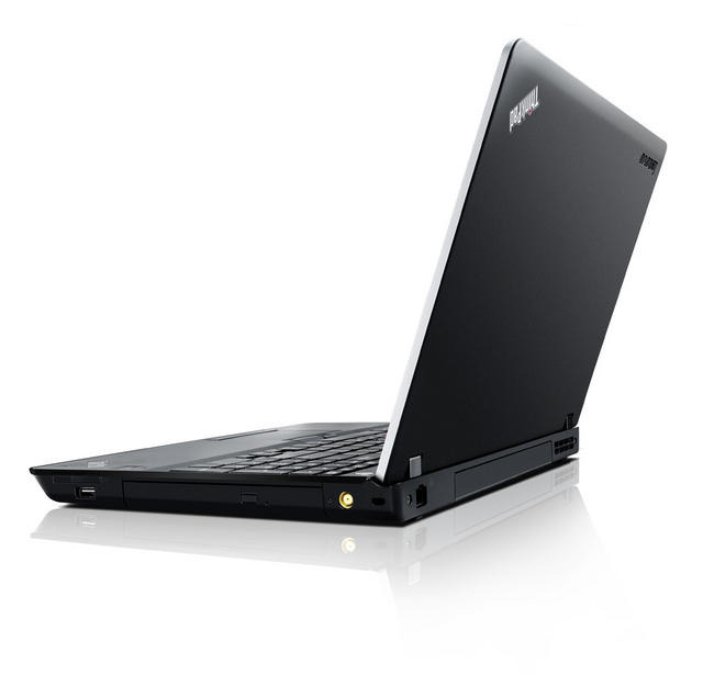 15.6型「ThinkPad Edge E525」側面