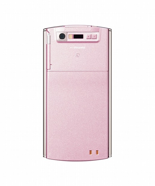 既に発売済みのMEDIAS WP N-06C「Premium Rose」