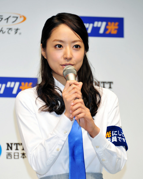 NTT西日本、「フレッツ光」新キャラクターに小栗旬さん起用……井上真央さんとトークセッション開催