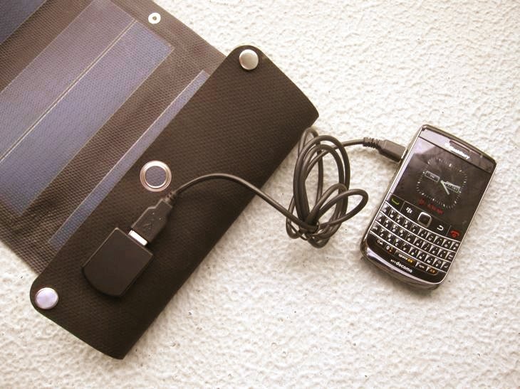 スマートフォンへの充電イメージ