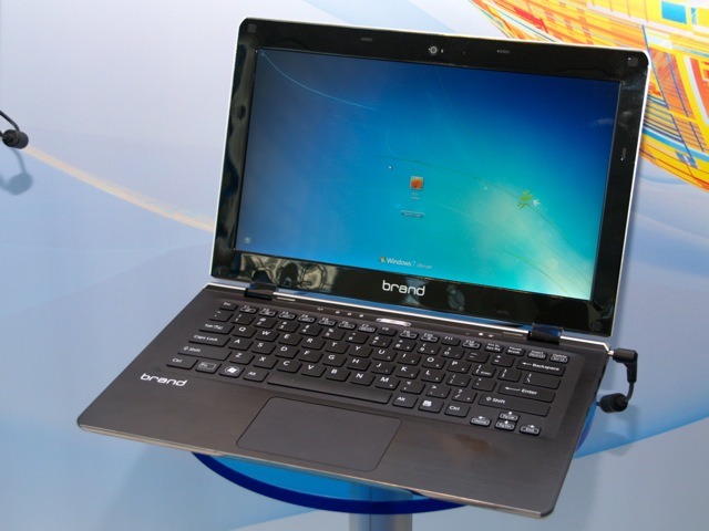 ASUS子会社のODMベンダー・Pegatronは13.3インチと14.1インチのUltrabook試作機を展示