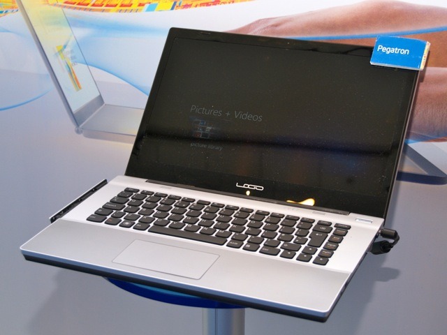 Inventecの13.3インチUltrabook試作機。3GやLTEの通信モジュールを内蔵することも想定