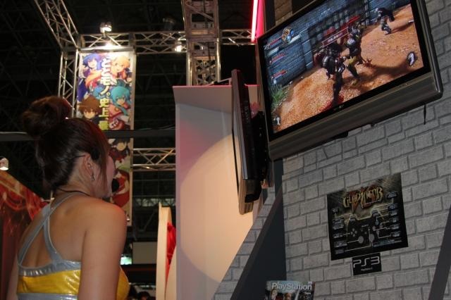 【TGS 2011】愛川ゆず季が『グラディエーターVS』の宣伝部長に就任! ガチ乱戦に挑戦  