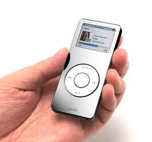 　フォーカルポイントは、第5世代iPodまたはiPod nanoの前面に装着して汚れや傷を防ぎ、カラーの変更もできるフェイスプレート「iGraze」を同社直販サイト「Focal Store」限定で発売する。