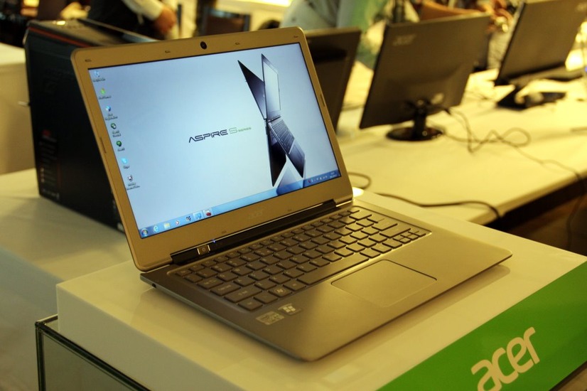 Ultrabook「Aspire S3」