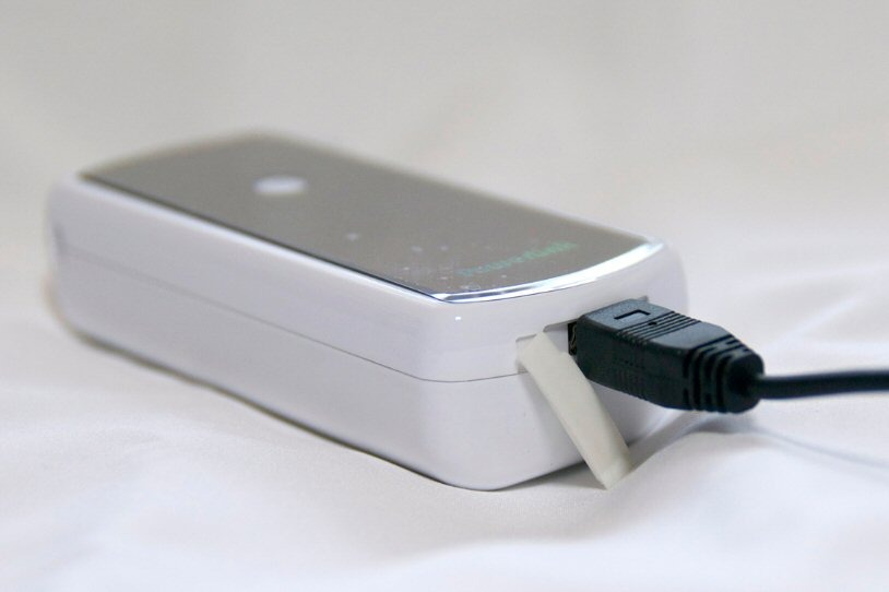 【レビュー】SNP、LED内蔵モバイルバッテリー