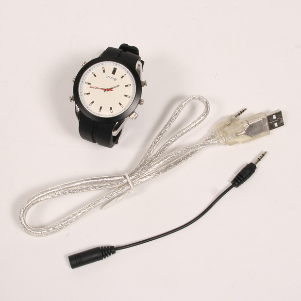 「Slim 720P DVR Watch」の付属ケーブル