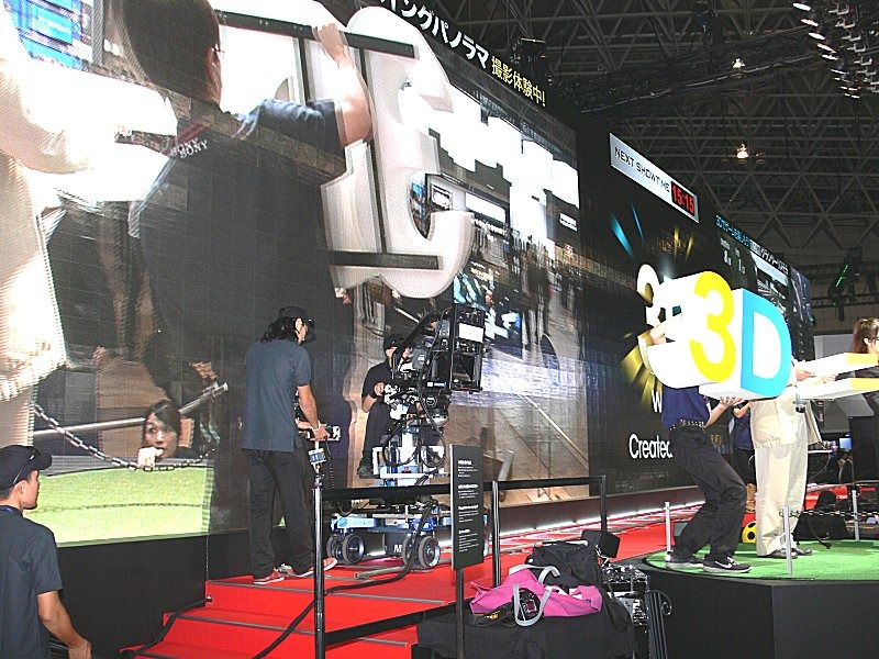 「CEATEC JAPAN　2010」。