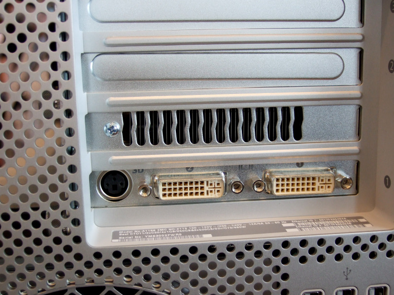　Mac OSの開発者向け会議である「WWDC 2006」にて、クアッドコアXeonが2つ搭載されたデスクトップワークステーション「Mac Pro」が発表された。ここでは、会場で展示されているMac Proをフォトレポートでお伝えする。