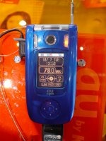 [CEATEC速報] 純増数でドコモを突き放せるのか？ auが新端末6機種を展示