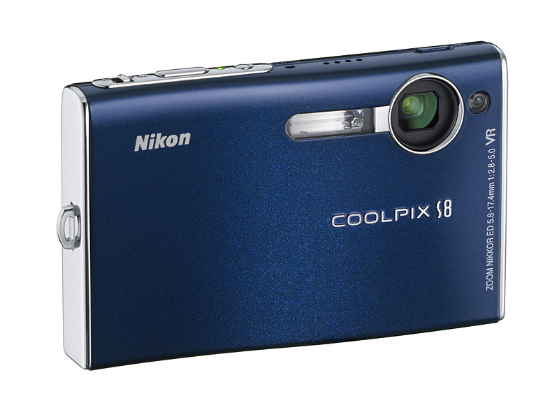 スタンダードモデルのCOOLPIX S8