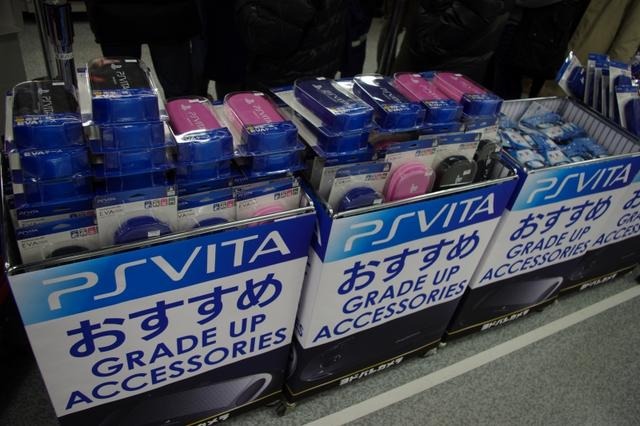 PSVita発売日、ヨドバシアキバは300人を超える行列発生 ― SCEハウス社長・平井会長も登場  