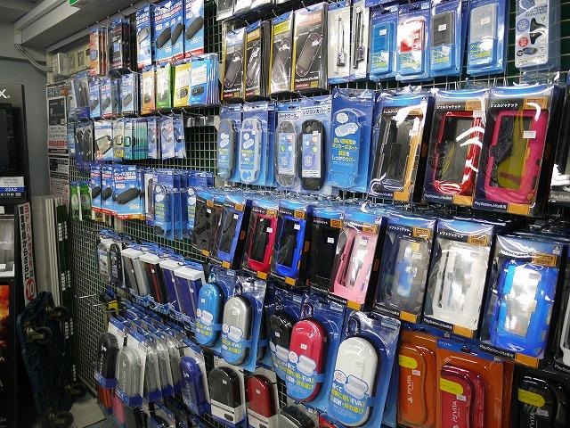 PlayStation Vitaあの商品やソフトが早くも売り切れ！？新宿の店舗状況  