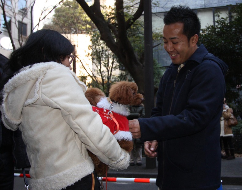 だいすけ君と一緒に各地を旅した松本秀樹さんが一人一人に挨拶