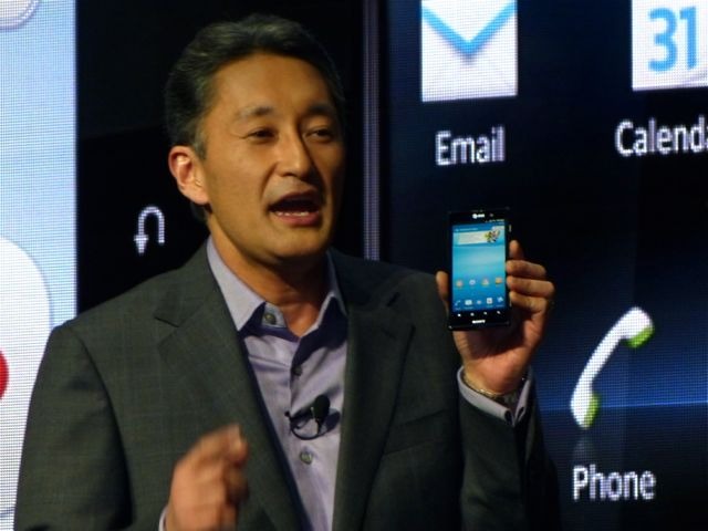 Xperiaの新製品を発表するソニー代表執行役副社長の平井一夫氏