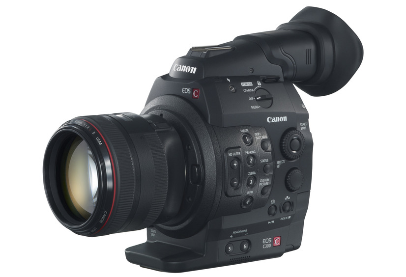 「EOS C300」のレンズ装着イメージ