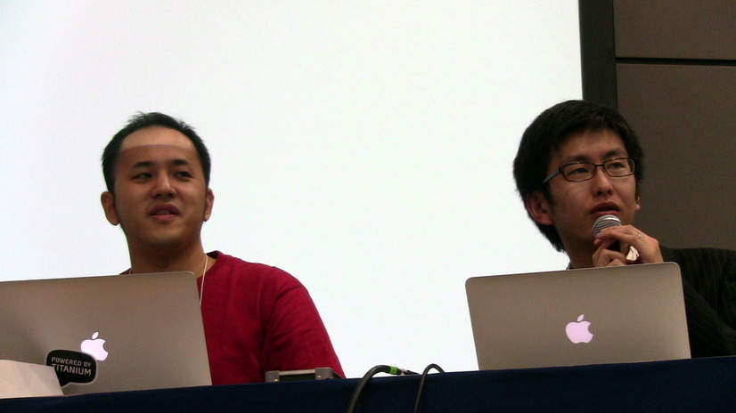 増井雄一郎氏（Appcelerator：左）と吉田悠一氏（デンソーアイティーラボラトリ）