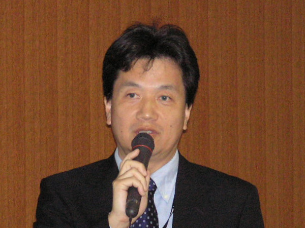 NTTレゾナントポータル事業本部技術マーケティング部部長濱野輝夫氏。事前に実施されたモニターに対するアンケート結果の発表を行った