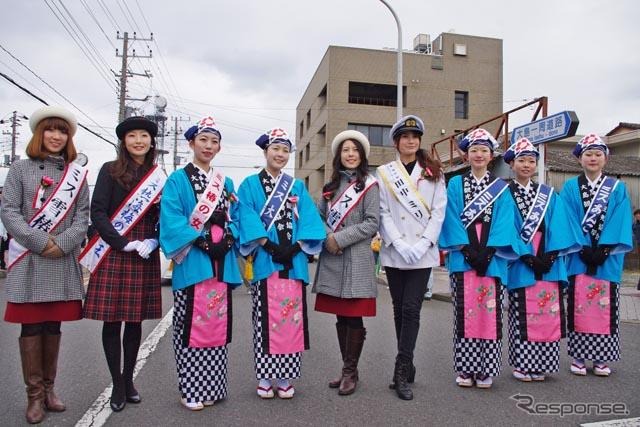 伊豆大島で「椿まつり」が開催。パレードには大島にまつわる美女が大集合