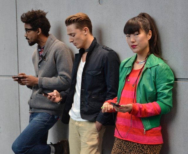 【MWC 2012（Vol.11）】スタイリッシュで高輝度液晶の“P”、カジュアルでイルミが特徴の“U”