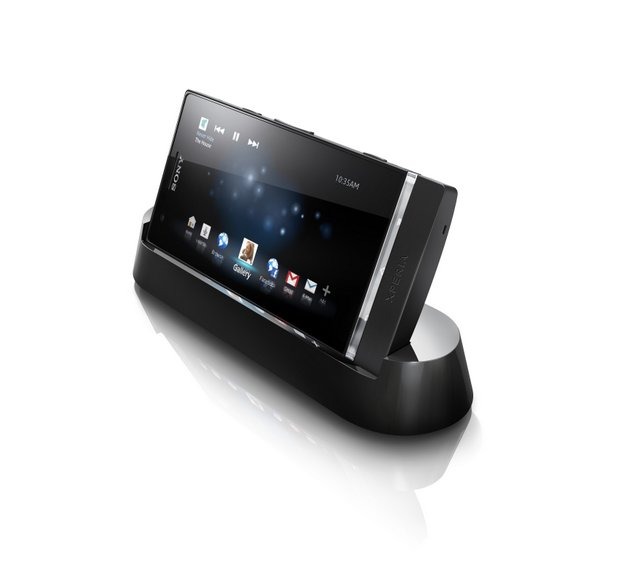 【MWC 2012（Vol.11）】スタイリッシュで高輝度液晶の“P”、カジュアルでイルミが特徴の“U”