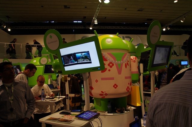 【MWC 2012 Vol.51（動画）】さながらAndroidのテーマパーク？ Googleブースを訪ねる 