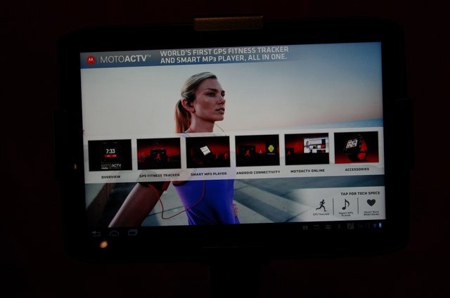 【MWC 2012 Vol.52（動画）】スポーツ×音楽でMotorola独自の価値観を追求……MOTOACTIV