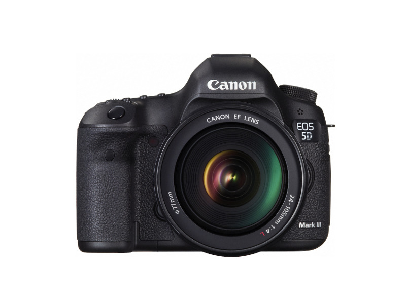 「EOS 5D MarkIII」レンズキット正面