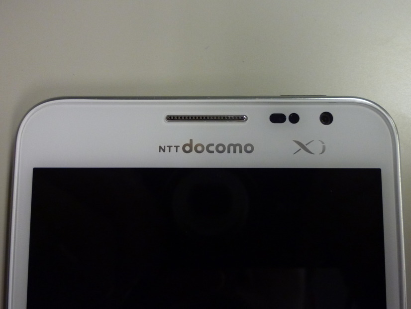 「GALAXY Note SC-05D」上部にNTTdocomoとXiのロゴ