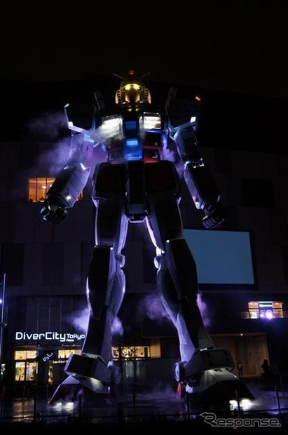 東京・お台場に登場した実物大ガンダム