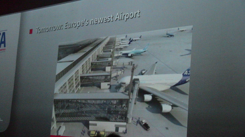 6月からオープンするブランデンブルグ国際空港