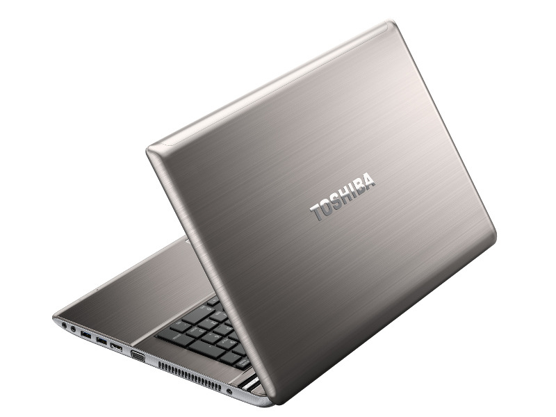「dynabook Satellite T572」背面