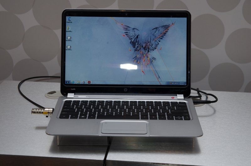 HP「ENVY Spectre XT」