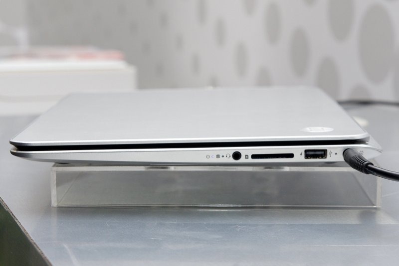 HP「ENVY Spectre XT」