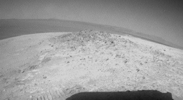 再始動後にオポチュニティが撮影、送信した火星の様子