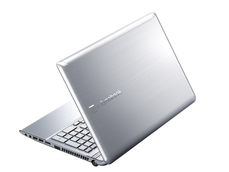 「dynabook Qosmio T752」ライトシルバー背面