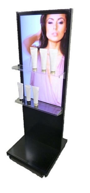 デジタルサイネージと商品棚を一体化