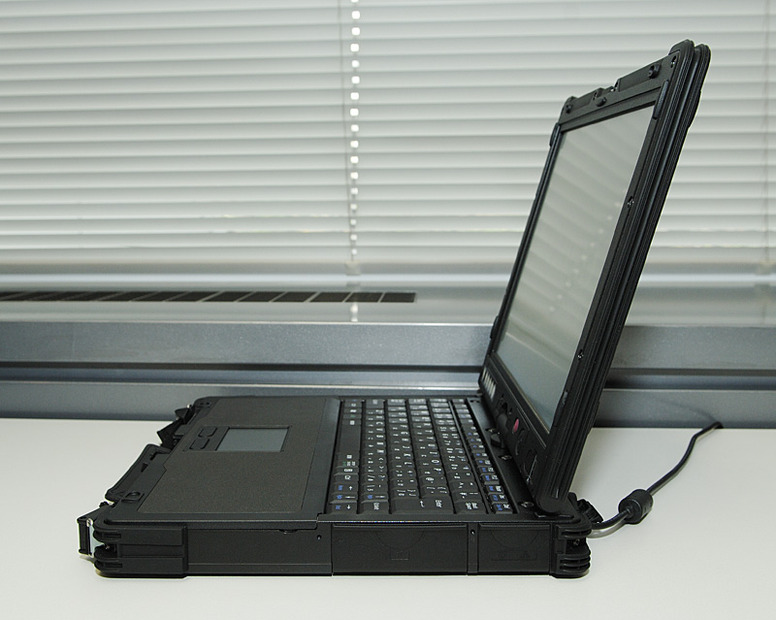 FC-N21Sの側面