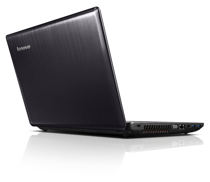 15.6型プレミアムノートPC「IdeaPad Y580」