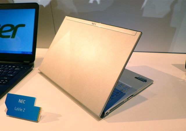 NECが999g以下を目指して開発中の「LaVie Z」