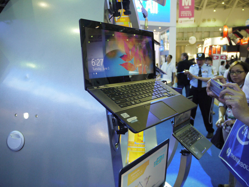 東芝のUltrabook「Satellite U845W」