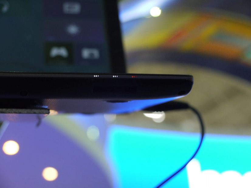 東芝のUltrabook「Satellite U845W」